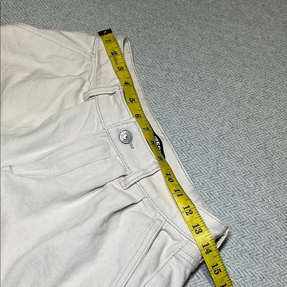 Joe Fresh Women's Cream Cuffed Denim Shorts.  Size 25 - Picture 4 of 9